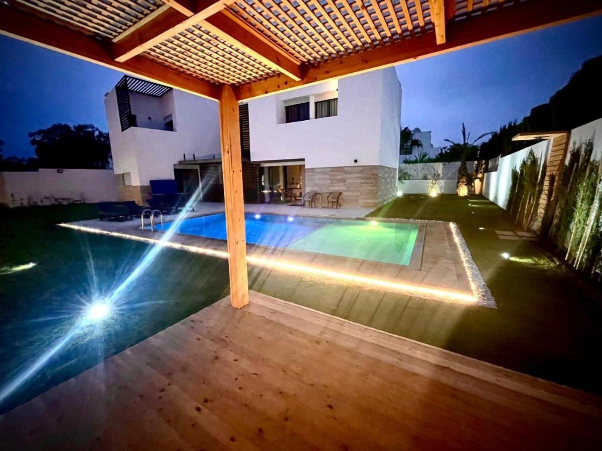 Villa Theme - - Luxury - 10 Px *